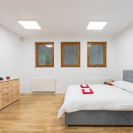 Quiet 1 Bdr Next To The Cathedral サラエヴォ