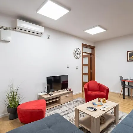 アパート Quiet 1 Bdr Next To The Cathedral