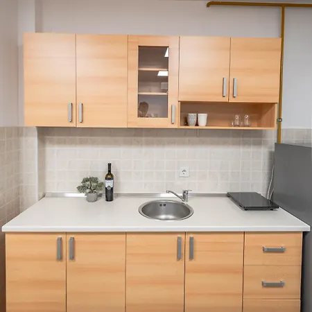 Quiet 1 Bdr Next To The Cathedral *