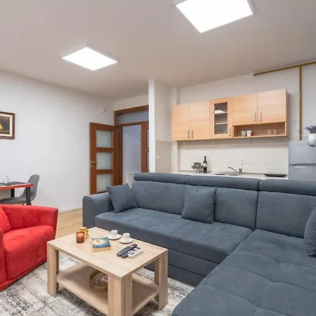 Quiet 1 Bdr Next To The Cathedral アパート サラエヴォ