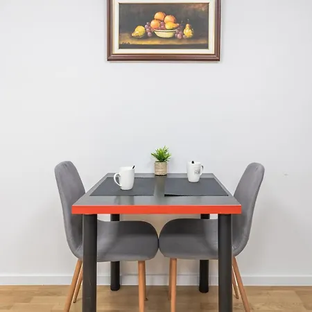 Quiet 1 Bdr Next To The Cathedral * Sarajevo